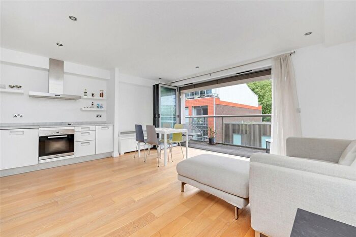 1 Bedroom Flat To Rent In Featherstone Street, Clerkenwell, EC1Y