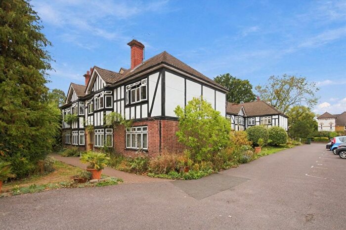 2 Bedroom Flat To Rent In Queens Road, Teddington, TW11