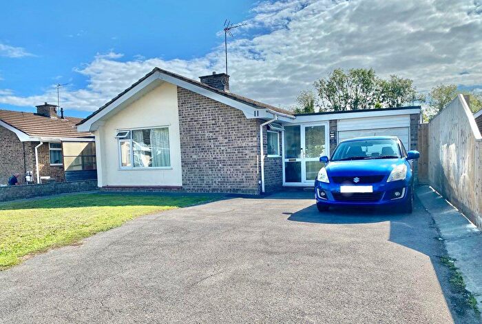 3 Bedroom Bungalow For Sale In Broxburn Road, Warminster, BA12