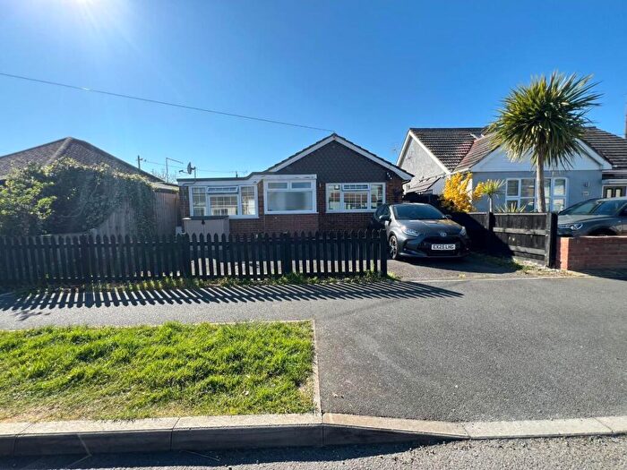 2 Bedroom Detached Bungalow For Sale In Florence Road, Canvey Island, SS8