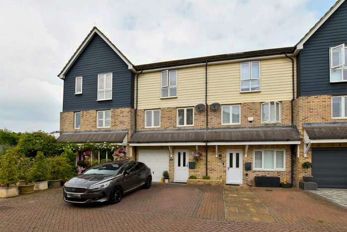 3 Bedroom Mews To Rent In Bridge Place, Aylesford, ME20