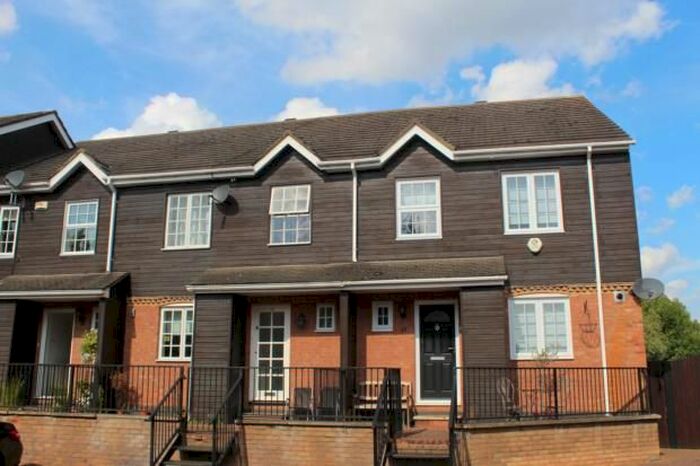 4 Bedroom Town House To Rent In Marina Court, Kempston MK42