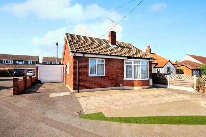 2 Bedroom Detached Bungalow To Rent In Ethelred Gardens, Wickford, SS11