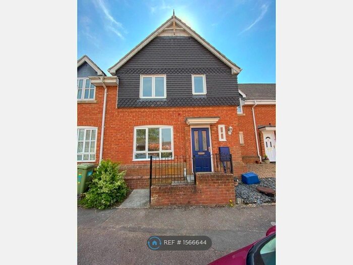 3 Bedroom Terraced House To Rent In Oriel Close, Wolverton, Milton Keynes, MK12
