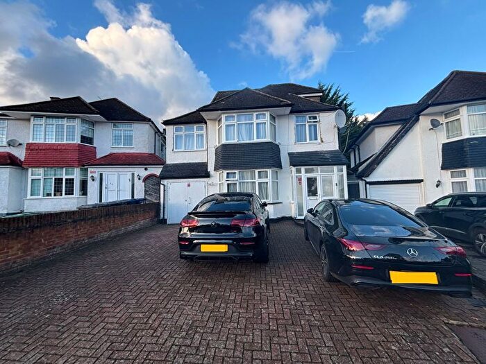 5 Bedroom Detached House For Sale In Kings Drive, Edgware, Middlesex, HA8