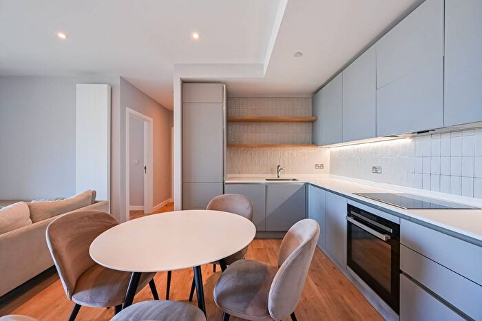 2 Bedroom Flat To Rent In Hightail Point, Anthems Way, Stratford, London, E20