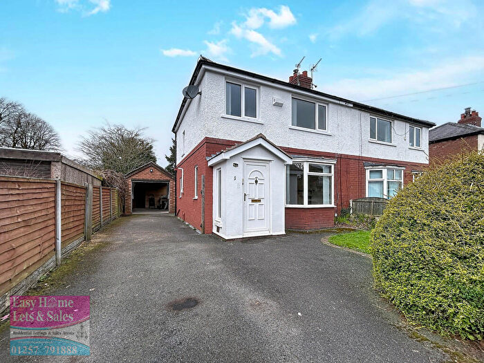 3 Bedroom Semi-Detached House To Rent In Winsor Avenue, Leyland, PR25