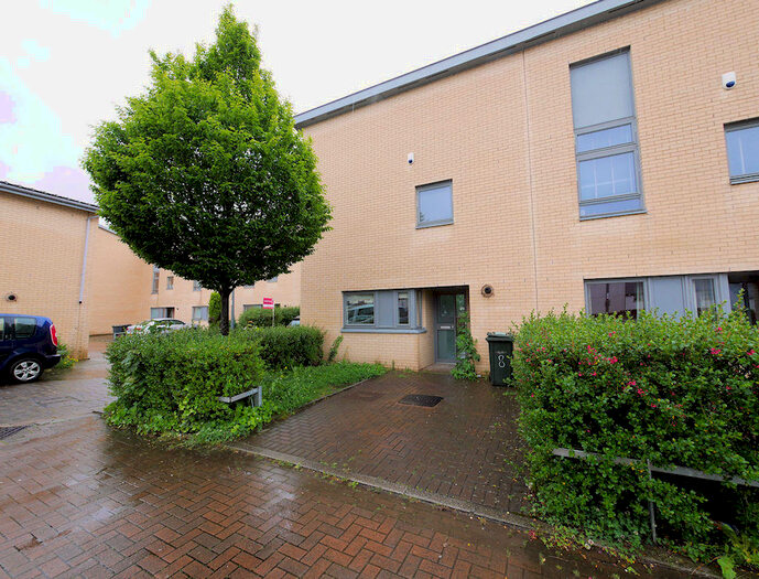 3 Bedroom Terraced House To Rent In Cakemuir Grove, Niddrie, Edinburgh, EH16