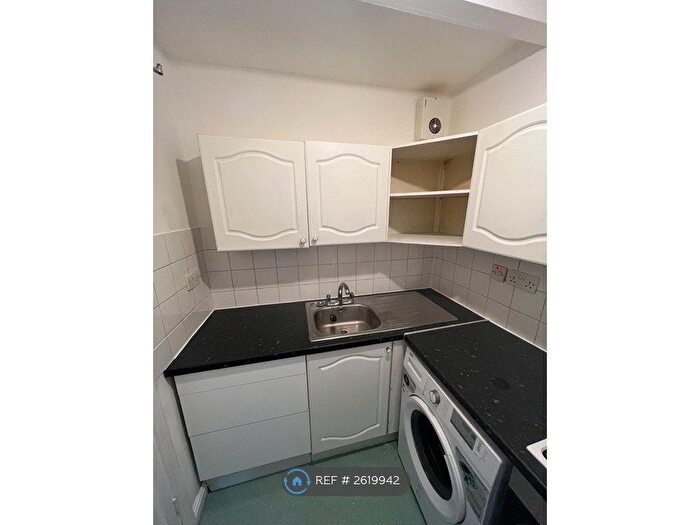 2 Bedroom Maisonette To Rent In William Street, Reading, RG1