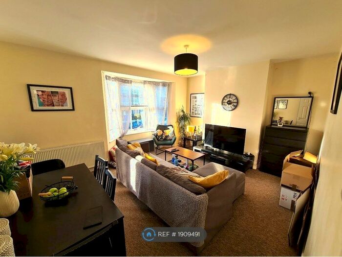 1 Bedroom Flat To Rent In Hollingbury Road, Brighton, BN1