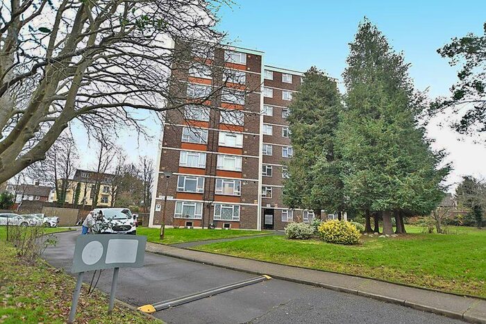 1 Bedroom Flat To Rent In College Court, Hayle Road, Maidstone ME15