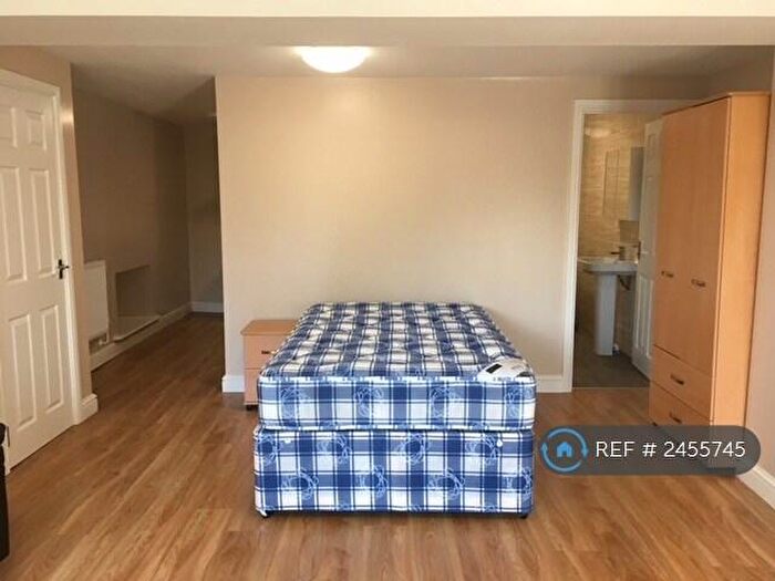 Studio To Rent In Dover Place, Bristol, BS8 - Photo 3