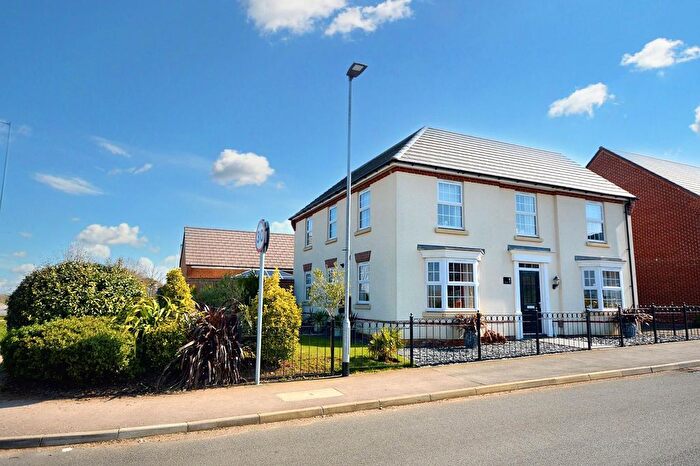 4 Bedroom Detached House For Sale In Packwood Crescent, Earls Barton, Northampton, NN6