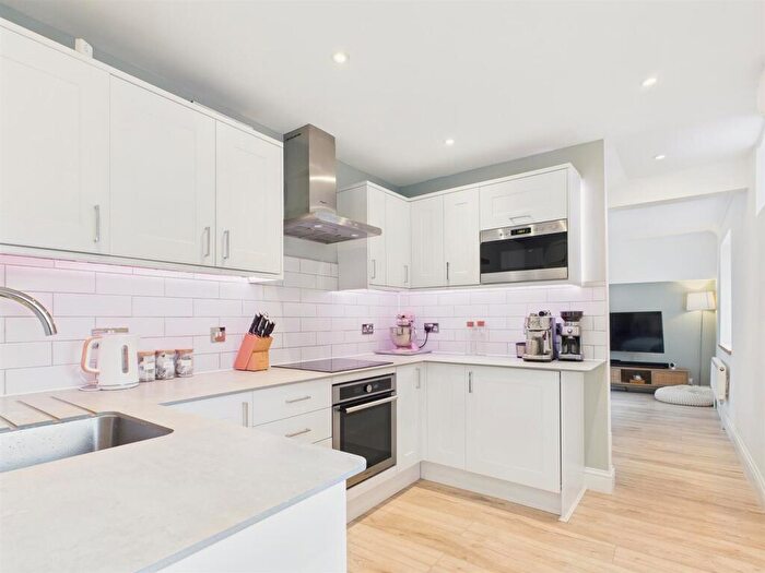 2 Bedroom Semi-Detached House For Sale In Bedford Place, Gateshead, NE8
