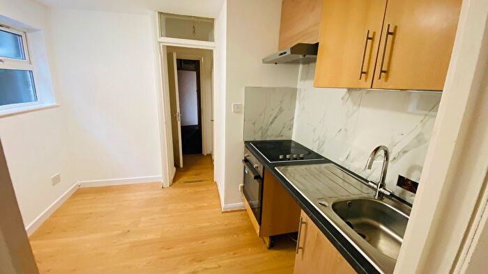 1 Bedroom Flat To Rent In Sandringham Road, London, NW2