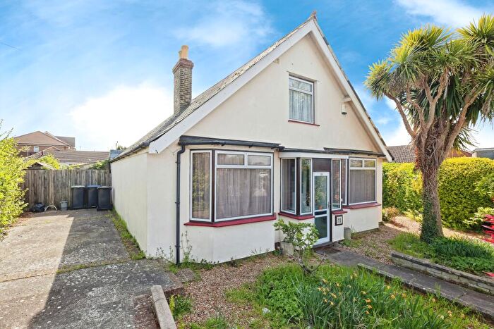 3 Bedroom Detached Bungalow For Sale In Faversham Road, Whitstable, CT5