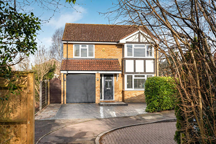 4 Bedroom Detached House For Sale In Merlin Way, Bicester, OX26