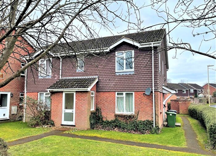 1 Bedroom Flat To Rent In Mimosa Close, Lindford, Hampshire, GU35