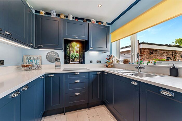 2 Bedroom Detached Bungalow For Sale In Minton Way, Widnes, WA8