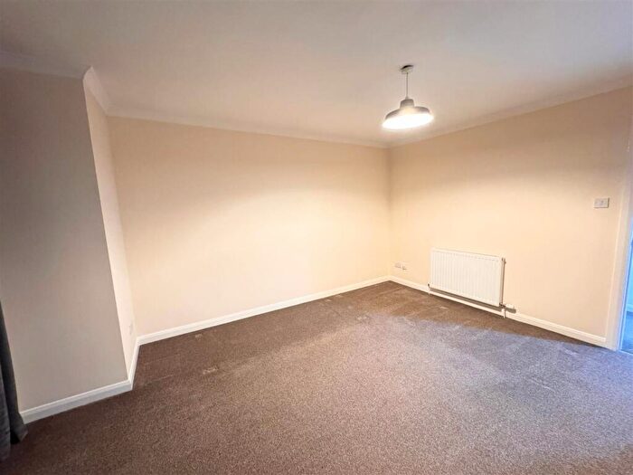 2 Bedroom Flat To Rent In Caledonian Gate, Coatbridge, ML5