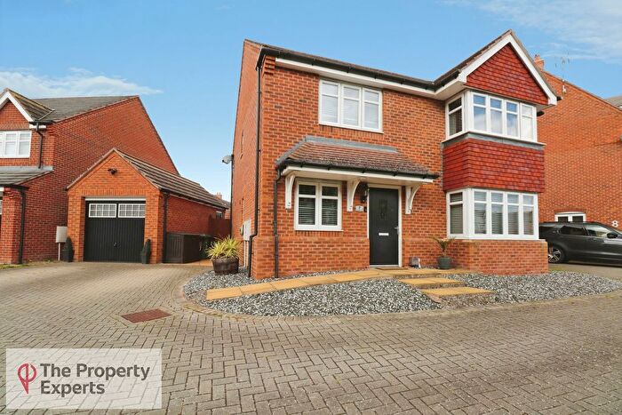4 Bedroom Detached House For Sale In Teasdale Place, Warwick, CV34