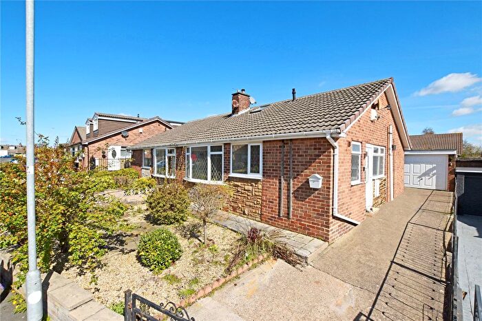 2 Bedroom Bungalow For Sale In Wharfedale Rise, Tingley, Wakefield, West Yorkshire, WF3