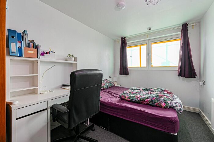 2 Bedroom Flat For Sale In Tideslea Tower, Thamesmead, London, SE28
