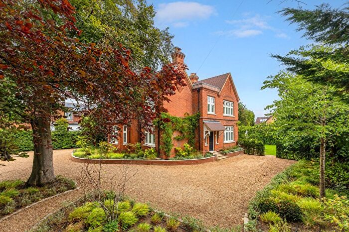 4 Bedroom Detached House For Sale In Eton Road, Datchet, Berkshire, SL3
