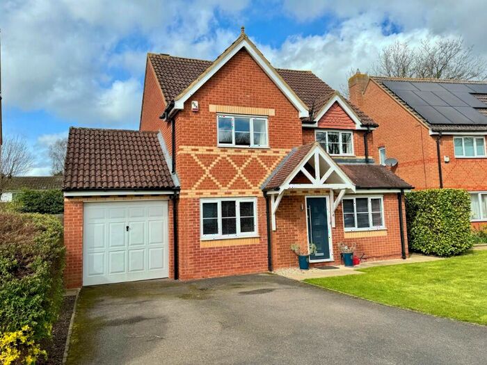 4 Bedroom Detached House To Rent In Douglas Close, Hemingford Grey, Huntingdon, Cambridgeshire, PE28
