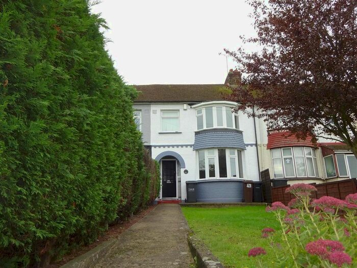 3 Bedroom Property To Rent In Rochester Road, DA12