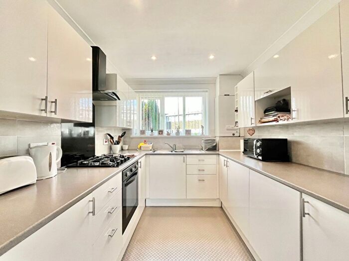 3 Bedroom Town House For Sale In Broadsands Court, Paignton, TQ4