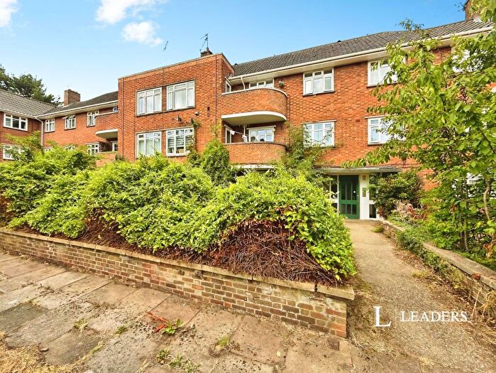 3 Bedroom Flat To Rent In Cherry Close, NR1
