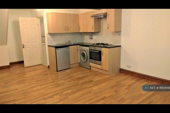 1 Bedroom Flat To Rent In Hackney Road, London, E2