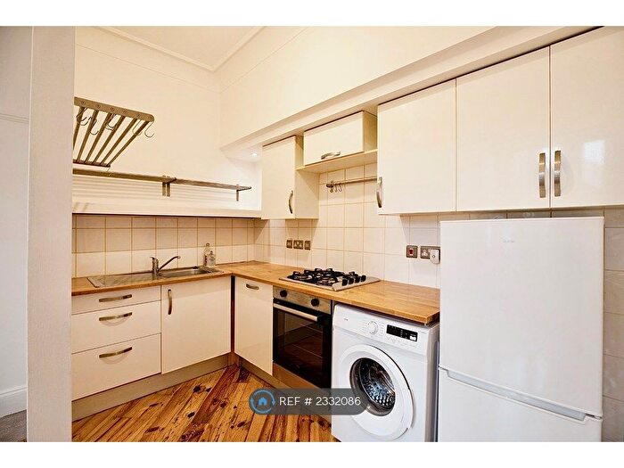 1 Bedroom Flat To Rent In Crystal Palace, London, SE19
