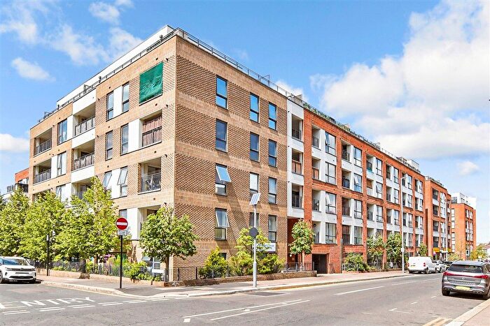2 Bedroom Flat For Sale In Fulbourne Road, Walthamstow, E17