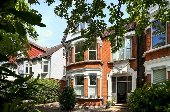 1 Bedroom Flat To Rent In Blake Hall Road, Wanstead, London, E11