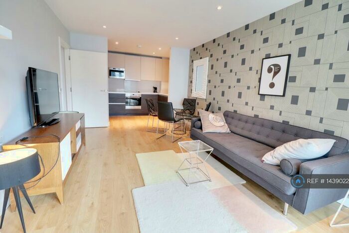 2 Bedroom Flat To Rent In Tennyson Apartments, Croydon, CR0