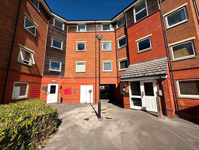 2 Bedroom Flat For Sale In Yersin Court, Swindon, SN1