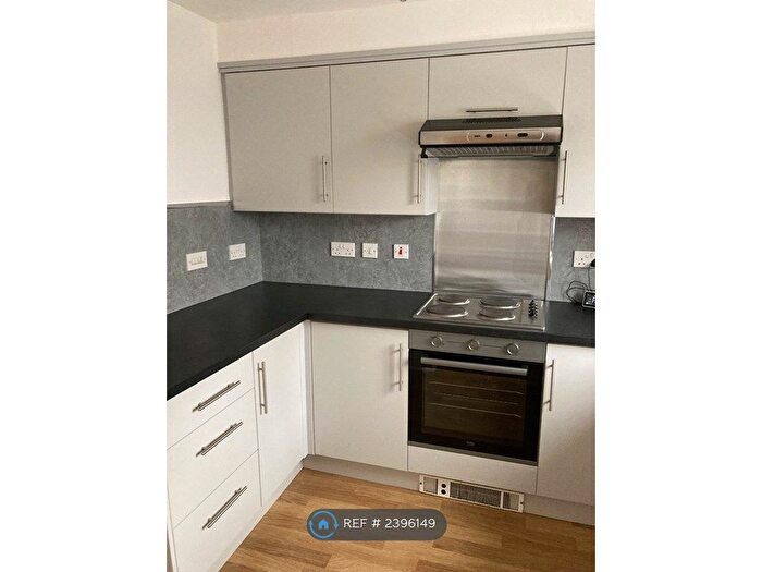 2 Bedroom Terraced House To Rent In Chapel Park Close, Bideford, EX39