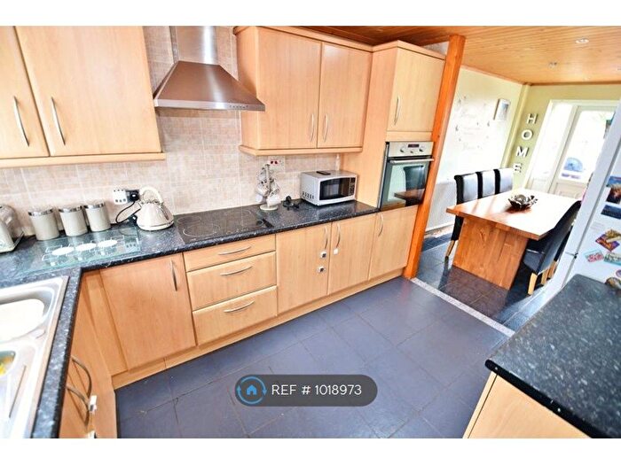 2 Bedroom Terraced House To Rent In Salford, Salford, M5