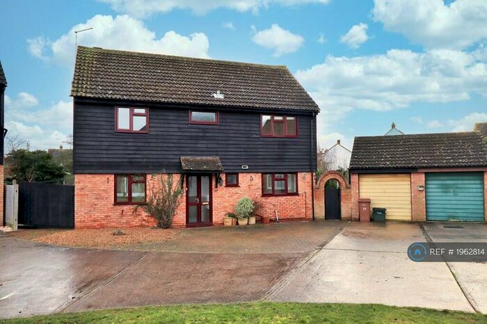 4 Bedroom Detached House To Rent In Menish Way, Chelmsford, CM2