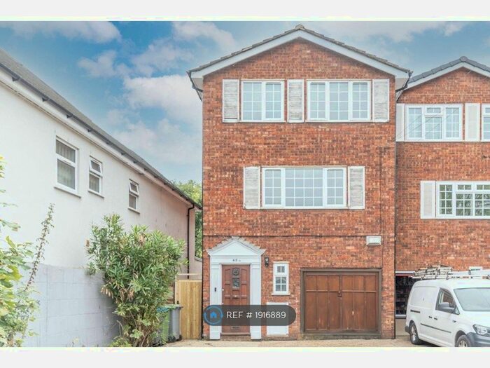 4 Bedroom End Of Terrace House To Rent In Kenton Road, Harrow, HA3
