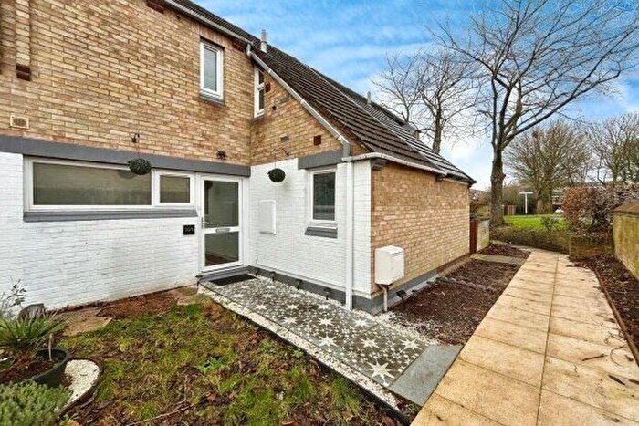 2 Bedroom Property To Rent In Broomfields, Basildon, SS13