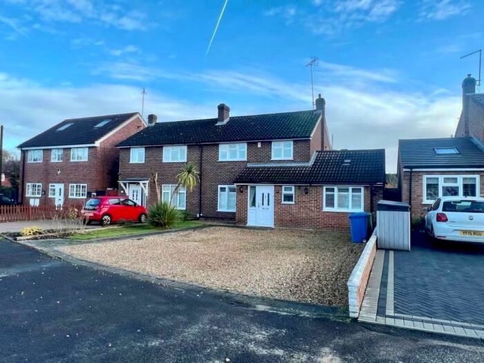 4 Bedroom Semi-Detached House To Rent In Blackwater, GU17