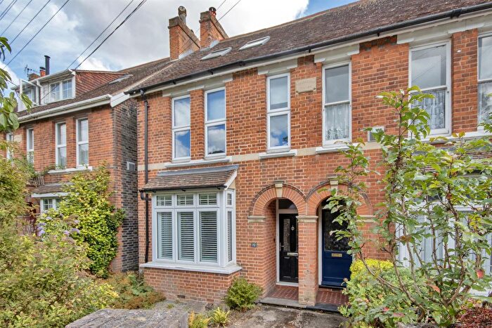 5 Bedroom Semi-Detached House For Sale In Hadlow Road, Tonbridge, TN9
