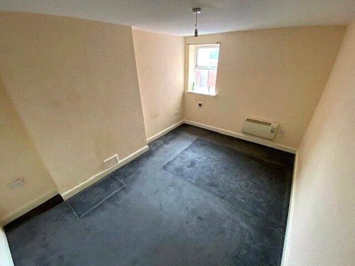 2 Bedroom Apartment To Rent In Constable House, - Stockport Road, Denton, Manchester, M34