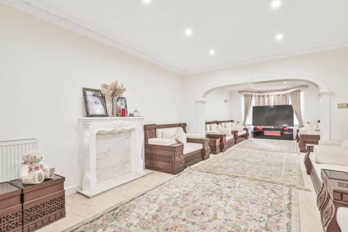 6 Bedroom Semi-Detached House For Sale In Garrick Drive, Hendon, London, NW4