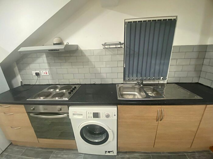 1 Bedroom Flat To Rent In Stratford Terrace, Leeds, LS11