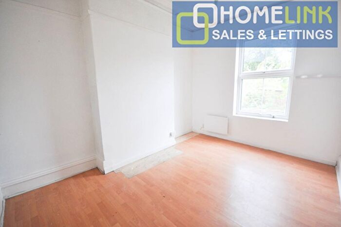 1 Bedroom Flat To Rent In Alexandra Road, Bedford, MK40