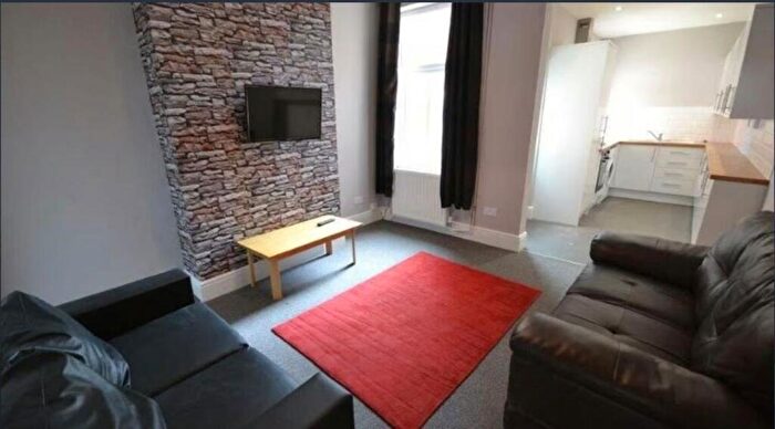 3 Bedroom Terraced House To Rent In Jarrom Street, Leicester, LE2